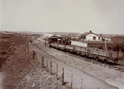 [Baldwin steam tram no. 100 on the Wanganui/Castlecliff tramway]; 1911