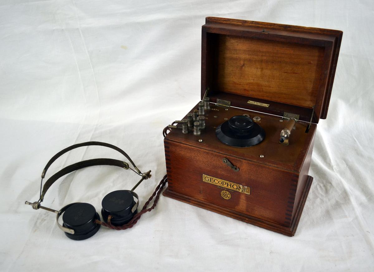 Receiver[Crystal Set Gecophone and Earphone] Museum of Transport and